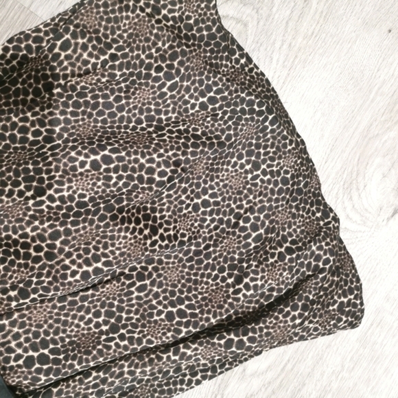 🍀3/$30 Express leopard print top with belt - Picture 4 of 7